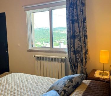 Mondim de Basto House | Quarto Familiar do Januário