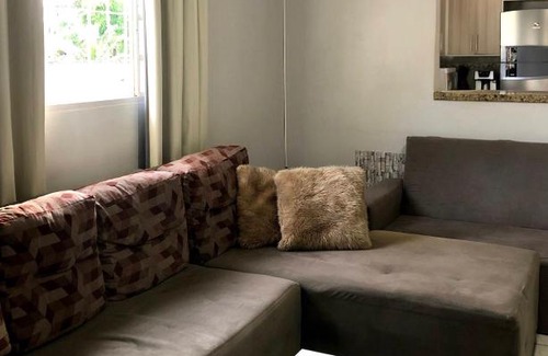 Vila Yolanda House | Quarto Privado em residência no Coração de Foz - casa e banheiro compartilhado