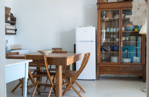 Stimpagnato House | Queen's Hawk Case