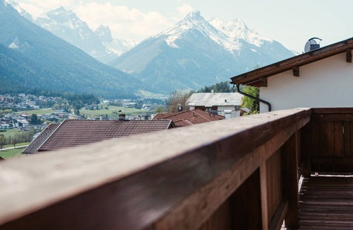 Medraz Apartment | Queen Serles - spacious, cozy & sustainable