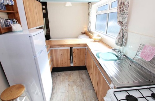 Mumbles Apartment | Queens Road Studio - One Bedroom Apartment, Sleeps 2