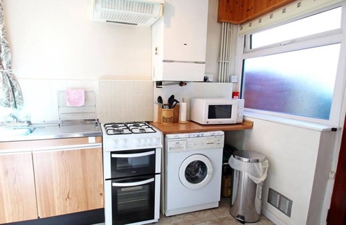 Mumbles Apartment | Queens Road Studio - One Bedroom Apartment, Sleeps 2