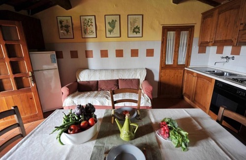 Colle di Val d'Elsa Apartment | QUERCIA apt with 3 bedrooms and 2 bathrooms in Tuscan countryside