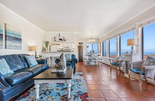 Dillon Beach House | Quick walk to the Beachn3 Bedrooms 1.5 Bathn Sleeps 6