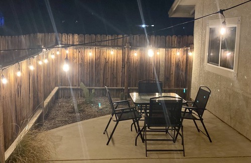 Twentynine Palms House | Quiet 2 bedroom, 6 miles to Joshua Tree National Park Oasis Visitor Center.