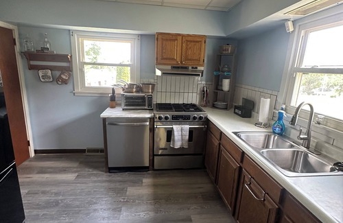 Greenville House | Quiet 2 bedroom house moments outside of Greenville