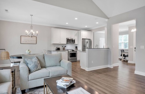 Westport House | Quiet 3BR Retreat near LKN