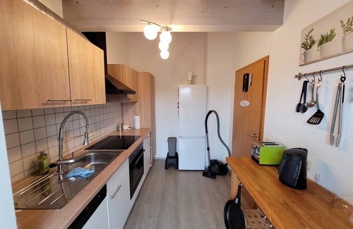 Hilzingen Apartment | Quiet and bright top floor apartment (68sqm) with balcony