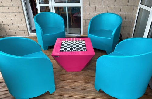 Greerton House | Quiet and Comfortable Main House Room with Shared Lounge