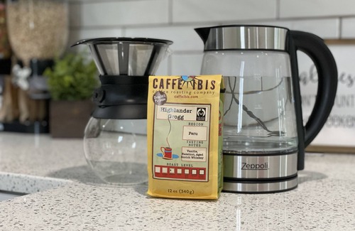 Logan Apartment | Quiet and modern 2 bed 1 bath apartment with changing sand table