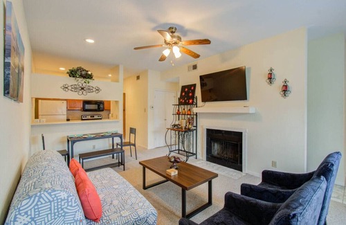 Astrodome Apartment | Quiet and Peaceful Med Center 2 Bd/1Ba