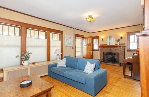 Fort Atkinson House | Quiet and Picturesque Riverfront 3bed House for Rent