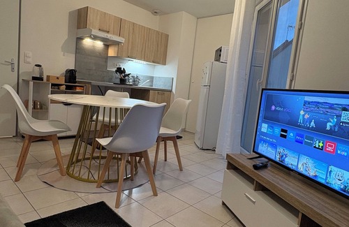 Digoin Apartment | Quiet apartment near PAL, canal