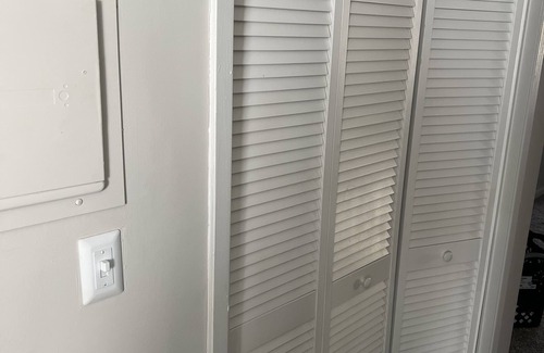 Sandy Springs House | Quiet area with pool and gym in the area . Mall is 10 minutes away