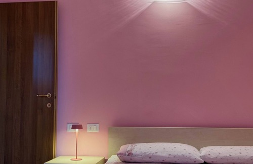 Ligo Bed & Breakfast | Quiet B&B with Pool & Mountain Views - Near Riviera Beaches