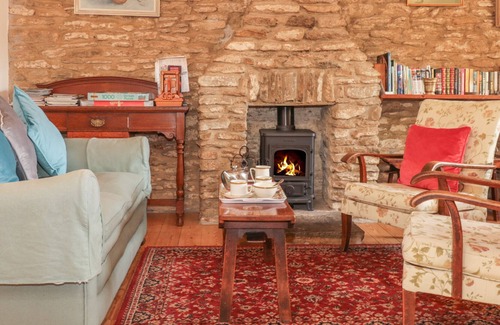 Templecombe Cottage | QUIET CORNER COTTAGE, family friendly, with open fire in Henstridge