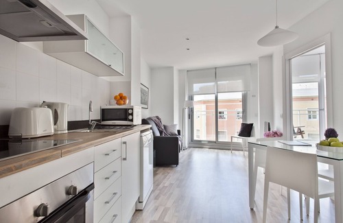 Collblanc y La Torrassa Apartment | Quiet & cosy apartment next to Magic Fountain