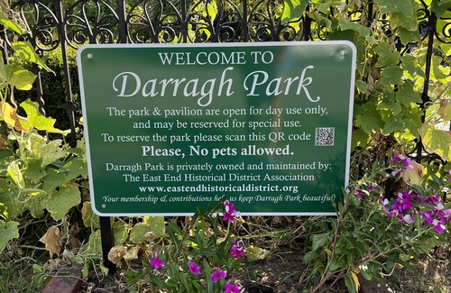 Galveston Cottage | Quiet Cottage 5 minutes to Beach or Strand, Fenced yard and off street parking.