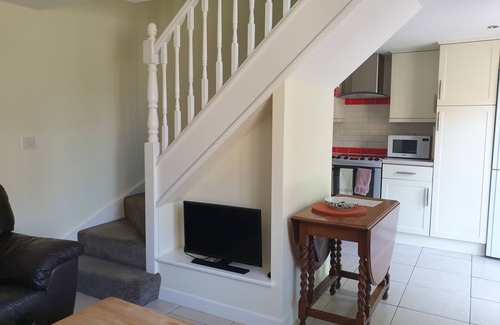 Abbess Roding Cottage | Quiet cottage very close to village centre and ameneties.