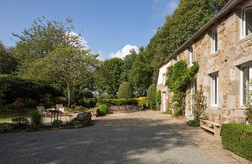 Percy-en-Normandie House | Quiet country house with park-like garden near the Atlantic coast ideal for families