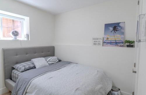 Killarney House | Quiet, cozy 2BR1BA private entry near Skytrain