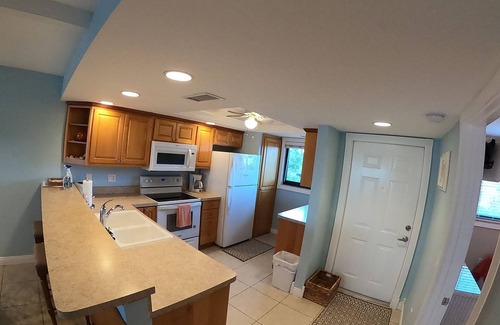 South Island Condo | Quiet end of the island