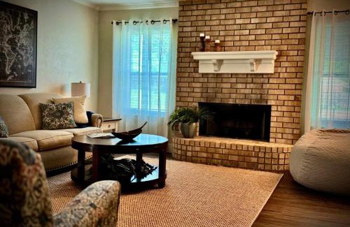 Waco House | Quiet Escape family with Private Pool