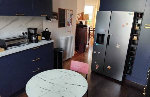 Meriadeck House | Quiet family home a few steps from the town center