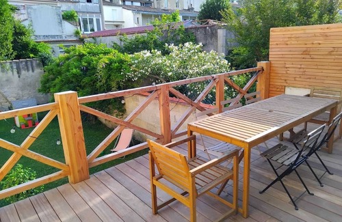 Meriadeck House | Quiet family home a few steps from the town center