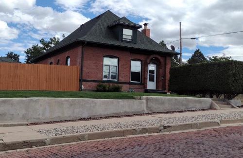 Trinidad Bed & Breakfast | Quiet FULL-SIZE bed close to town 420 friendly