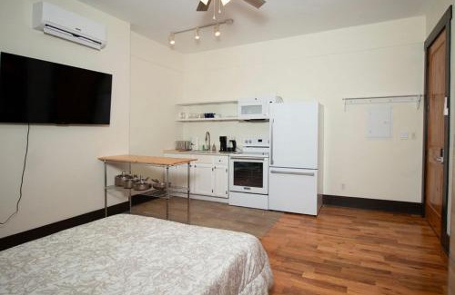 North Upper Street Apartment | Quiet, gated oasis near downtown Lexington