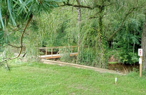 Goven Bed & Breakfast | Quiet guest room overlooking the Swin Golf course