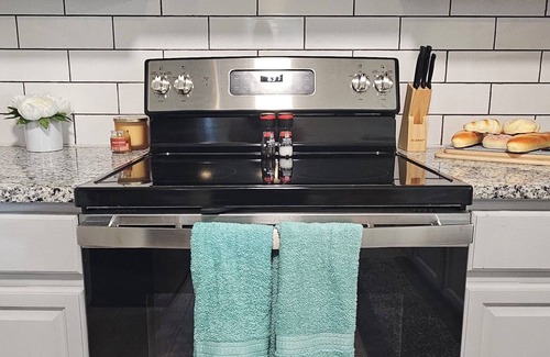 Oklahoma City House | Quiet home in NE Okc near Lake Hefner 2bed/2bath