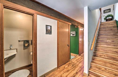 Graeagle House | Quiet Home with Graeagle Meadows Golf Course View!