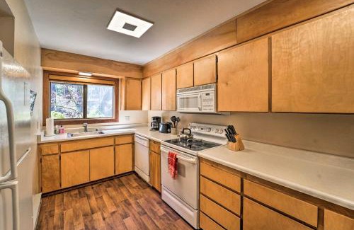 Graeagle House | Quiet Home with Graeagle Meadows Golf Course View!