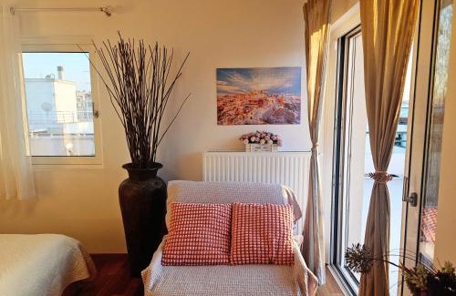 Nea Smirni Apartment | Quiet house-Athens Center 100 meters balcony on the top floor