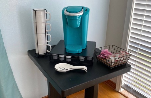 Onalaska House | Quiet Lakefront! Kayak, sup, Lilypad, game room! Pet friendly!