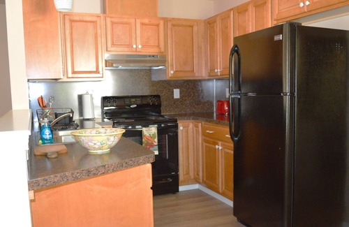 Shelton Cottage | Quiet Location on Greenbelt 1 Mile from City Center - Newly Remodeled - Parking