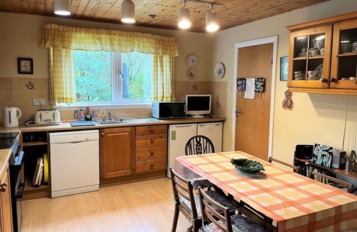 Crinan House | Quiet location with stunning views overlooking the Islands, sleeps 7