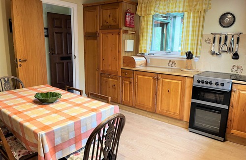 Crinan House | Quiet location with stunning views overlooking the Islands, sleeps 7