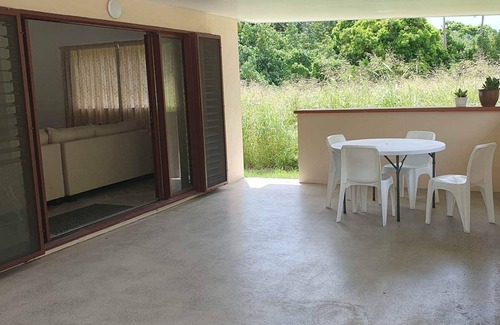 Ngatangiia Cottage | Quiet Location With About a 20 Minute Walk to the Famous Muri Beach