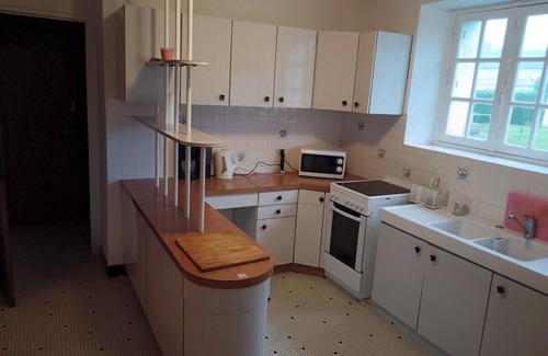 Carhaix-Plouguer House | Quiet, peaceful neighbourhood, close to all amenities