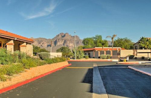Apache Junction Apartment | Quiet Retreat about 5 Mi to Lost Dutchman State Park!
