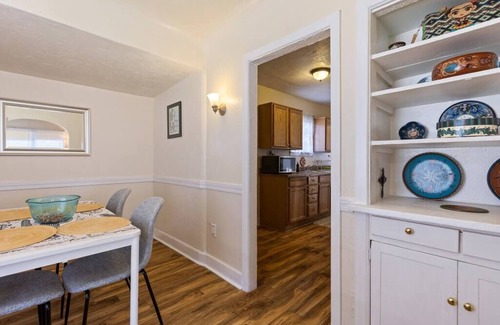 Garfield House | Quiet Roosevelt Row Escape Clean Dog Friendly