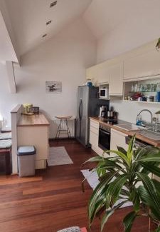 Penzing Apartment | Quiet, spacious and family-friendly top-floor apartment, 100m2, 2 bedrooms, garden view