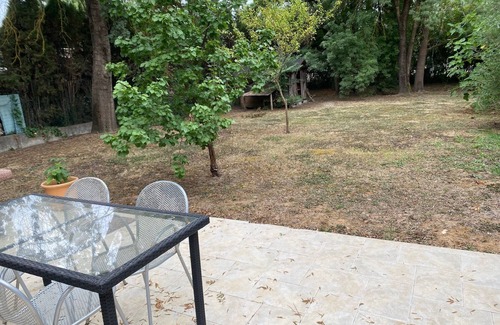 La Colle-sur-Loup Apartment | Quiet studio, large plot, terrace, 10 minutes from the sea.