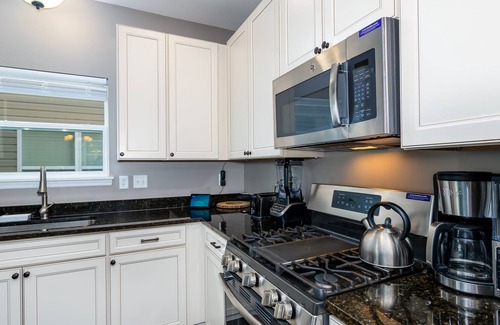 St. Louis House | Quiet Suburban Paradise