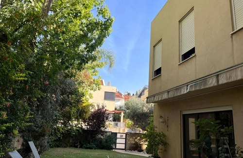 Ra'ananna House | Quiet Villa in Raanana