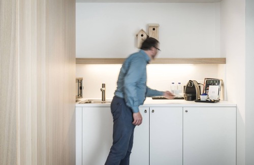 Ghent Condo | Quietly located luxury one-room flat on the ground floor with garden and free private parking