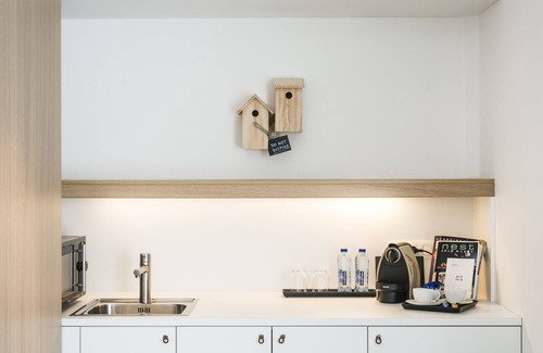 Ghent Condo | Quietly located luxury one-room flat on the ground floor with garden and free private parking